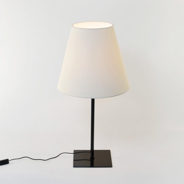 lampara de mesa clara pantalla luz difusa escritorio mesa living hogar iluminacion buenos aires argentina