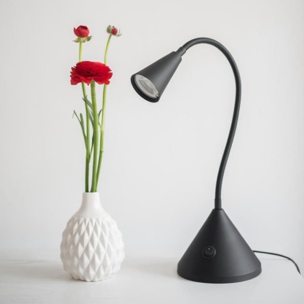 lampara de mesa diseño flexible velador negra iluminacion aguero buenos aires argentina